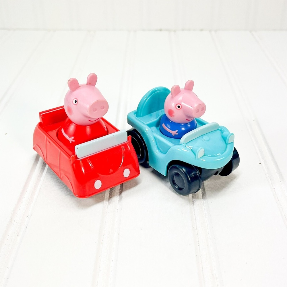 Peppa Pig Jumbo Mega Playmat Replacement Peppa and George Figures in Cars